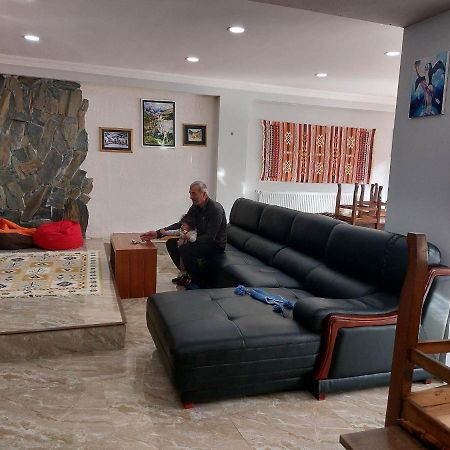 Guesthouse Gera Местия Екстериор снимка