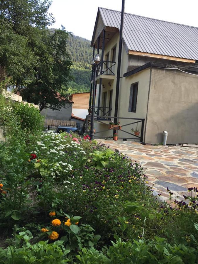 Guesthouse Gera Местия Екстериор снимка