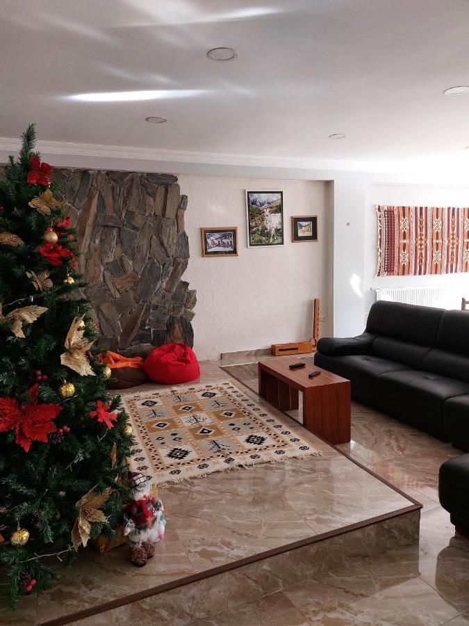 Guesthouse Gera Местия Екстериор снимка