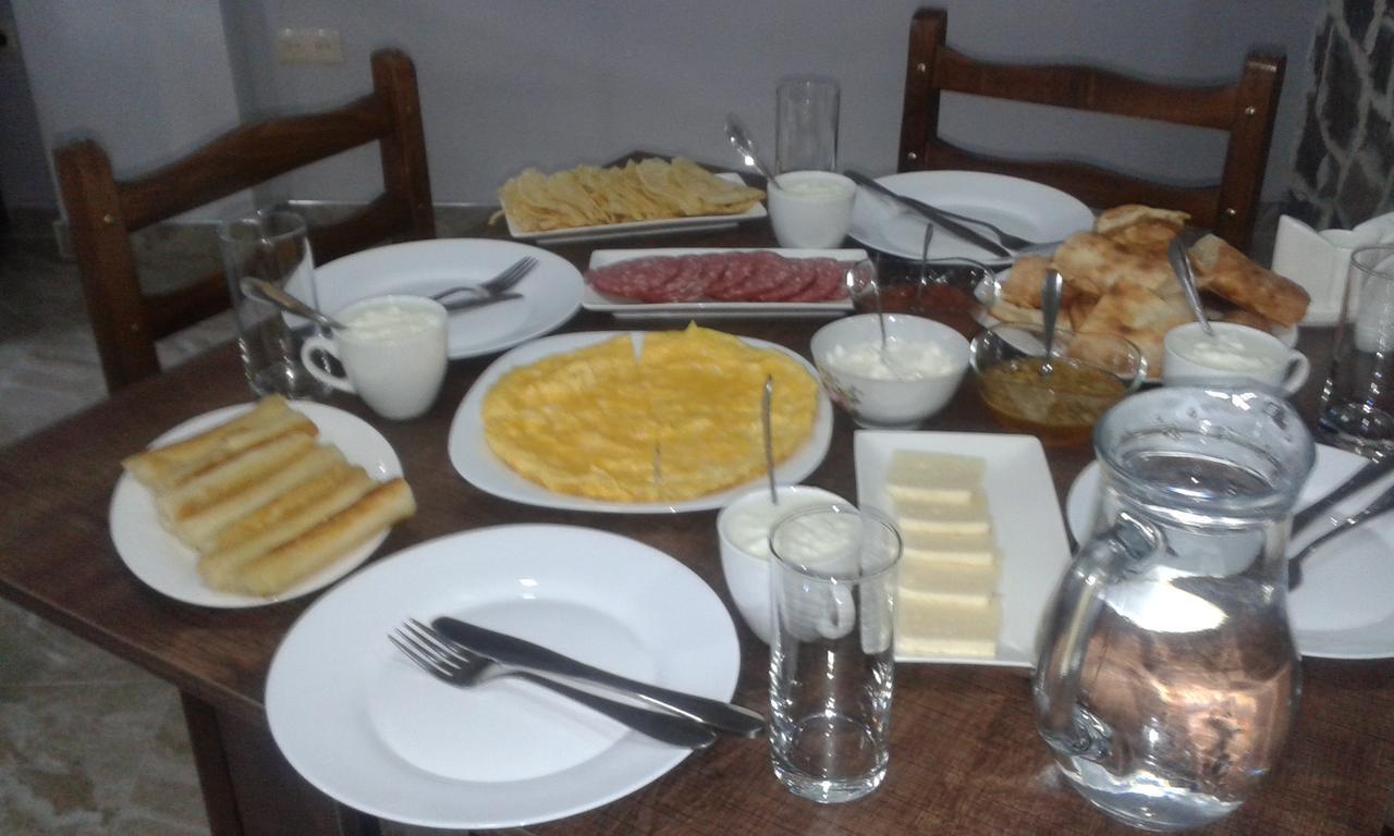 Guesthouse Gera Местия Екстериор снимка